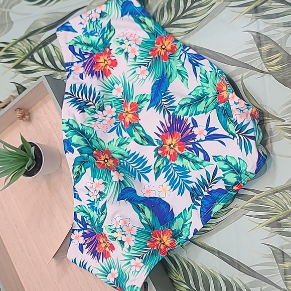 So from Kohl's high waist swim bottom - Picture 4 of 6